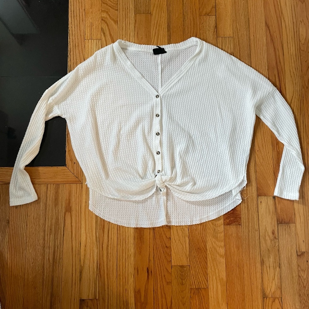 ONLY WORN A COUPLE TIMES Urban Outfitters Flowy button down with tie long sleeve